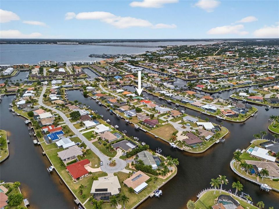 Под контрактом: $485,000 (3 спален, 2 ванн, 1832 Квадратных фут)