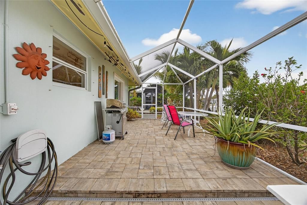 Под контрактом: $485,000 (3 спален, 2 ванн, 1832 Квадратных фут)