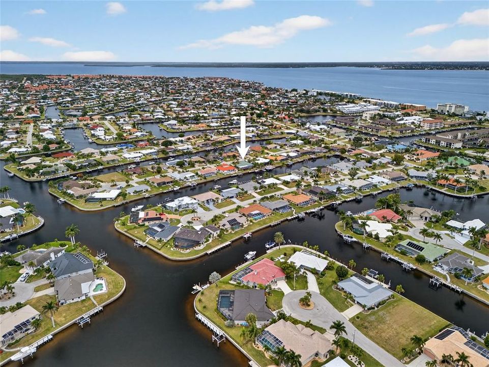 Под контрактом: $485,000 (3 спален, 2 ванн, 1832 Квадратных фут)