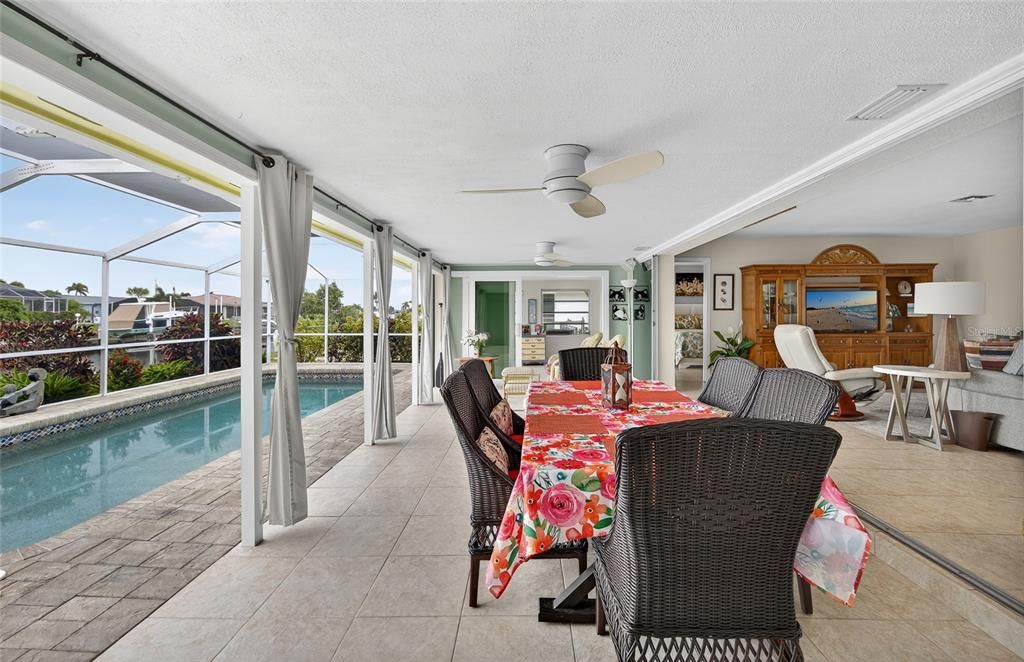 Под контрактом: $485,000 (3 спален, 2 ванн, 1832 Квадратных фут)