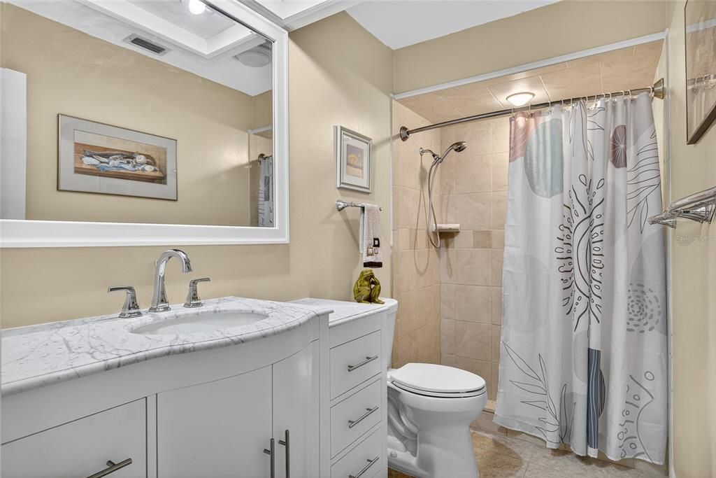 Под контрактом: $485,000 (3 спален, 2 ванн, 1832 Квадратных фут)