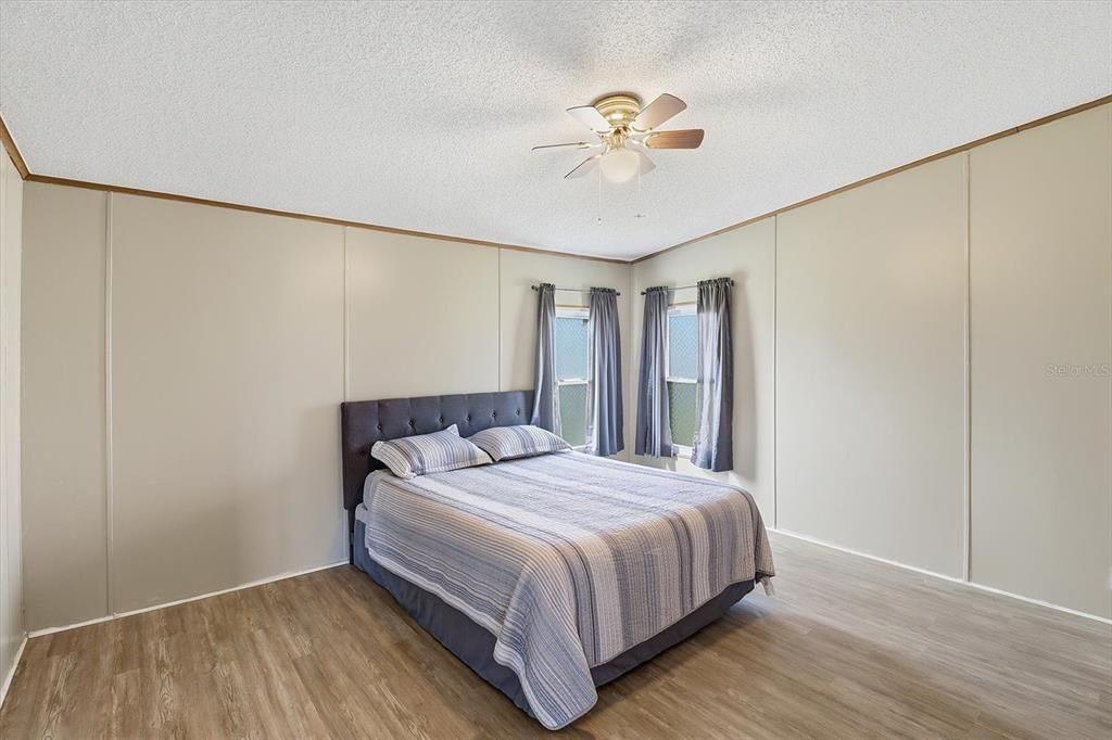 合同活跃: $199,900 (3 贝兹, 2 浴室, 1523 平方英尺)