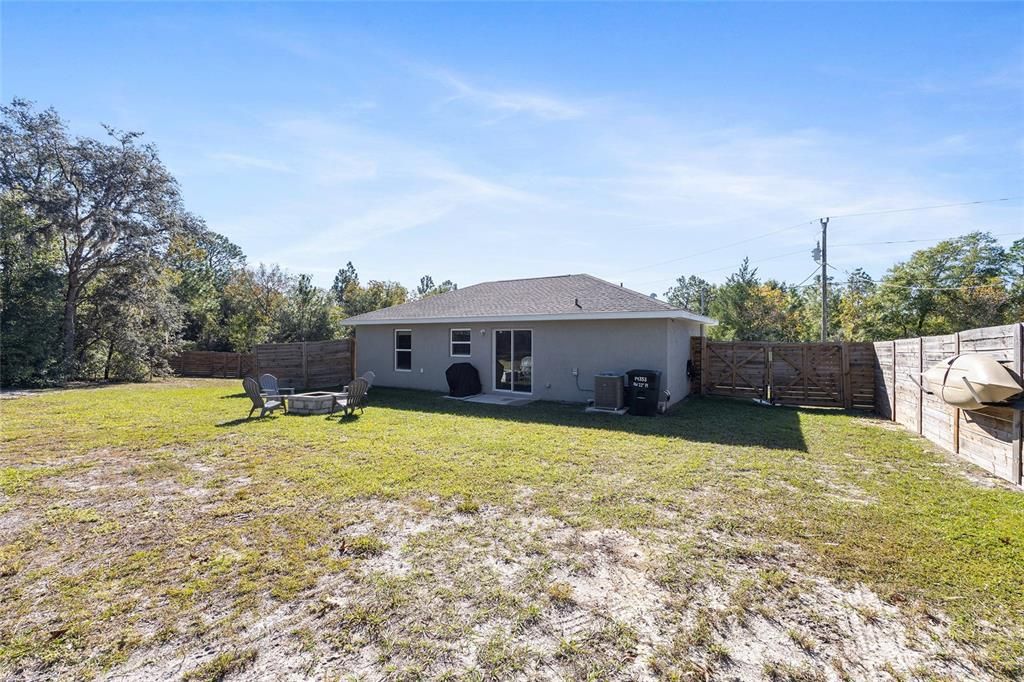 En Venta: $219,900 (3 camas, 2 baños, 1000 Pies cuadrados)