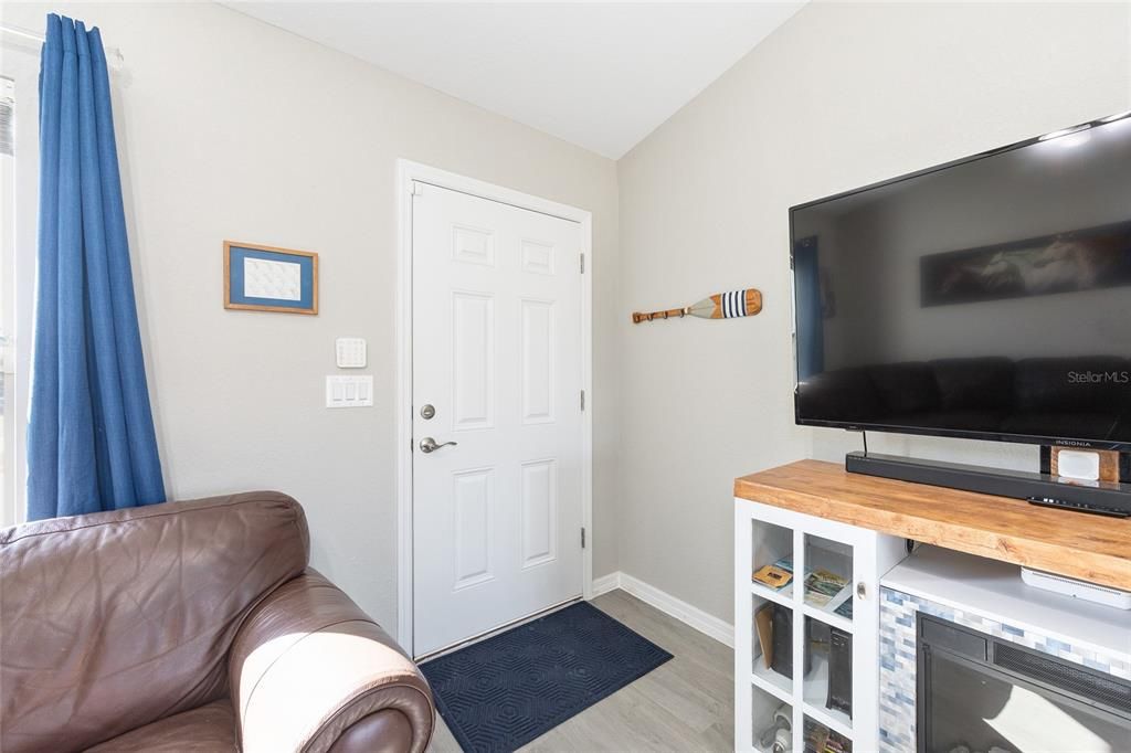 En Venta: $219,900 (3 camas, 2 baños, 1000 Pies cuadrados)