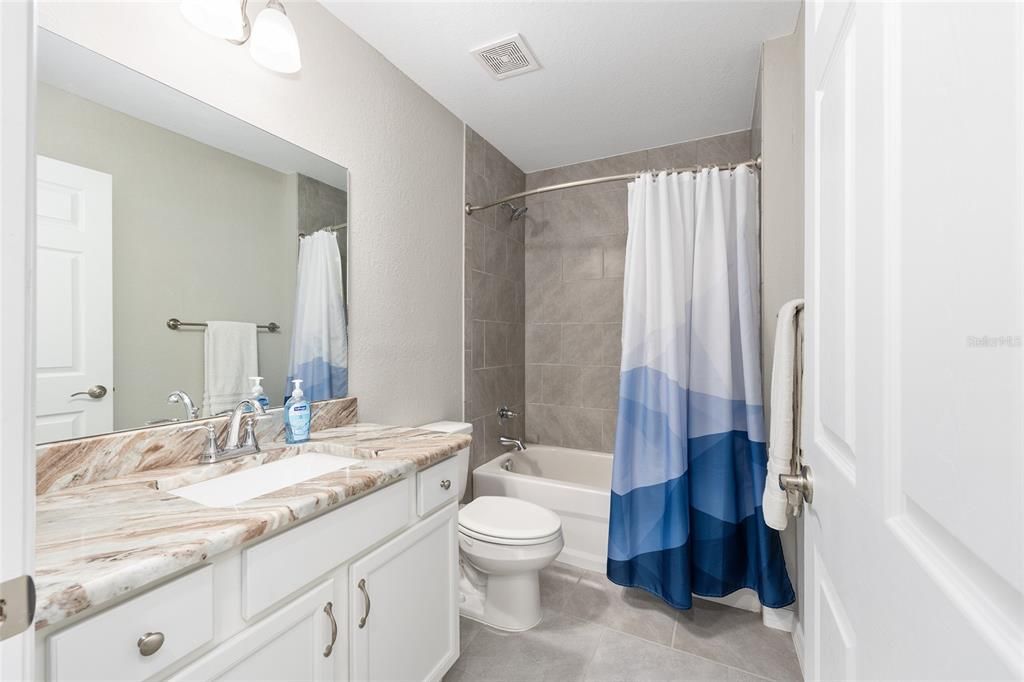 En Venta: $219,900 (3 camas, 2 baños, 1000 Pies cuadrados)