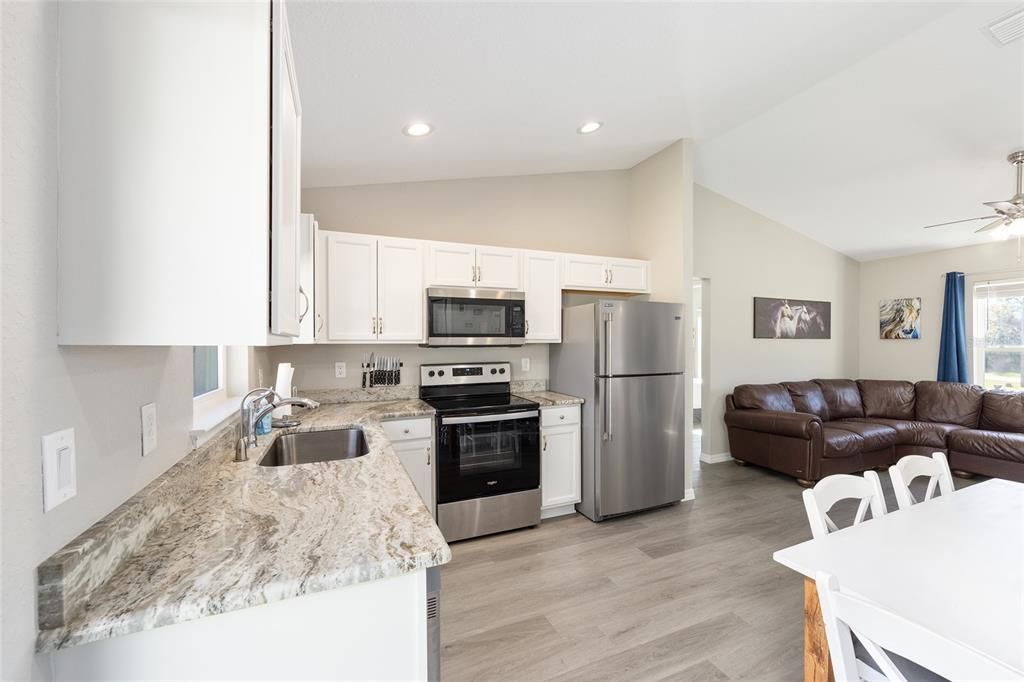 En Venta: $219,900 (3 camas, 2 baños, 1000 Pies cuadrados)