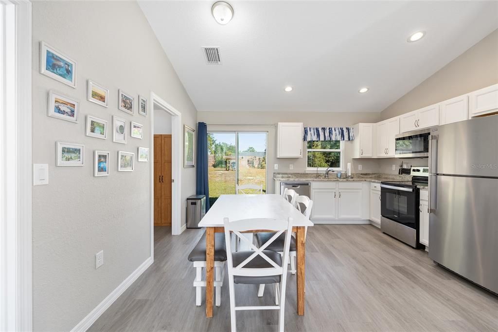 En Venta: $219,900 (3 camas, 2 baños, 1000 Pies cuadrados)