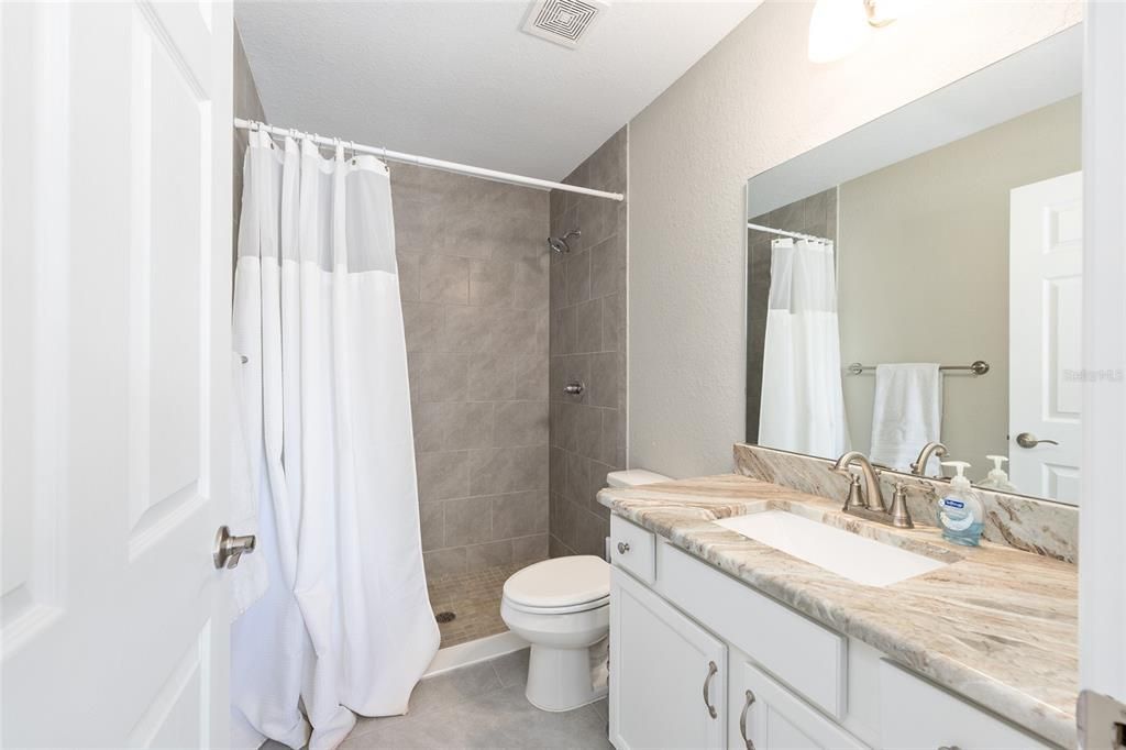 En Venta: $219,900 (3 camas, 2 baños, 1000 Pies cuadrados)