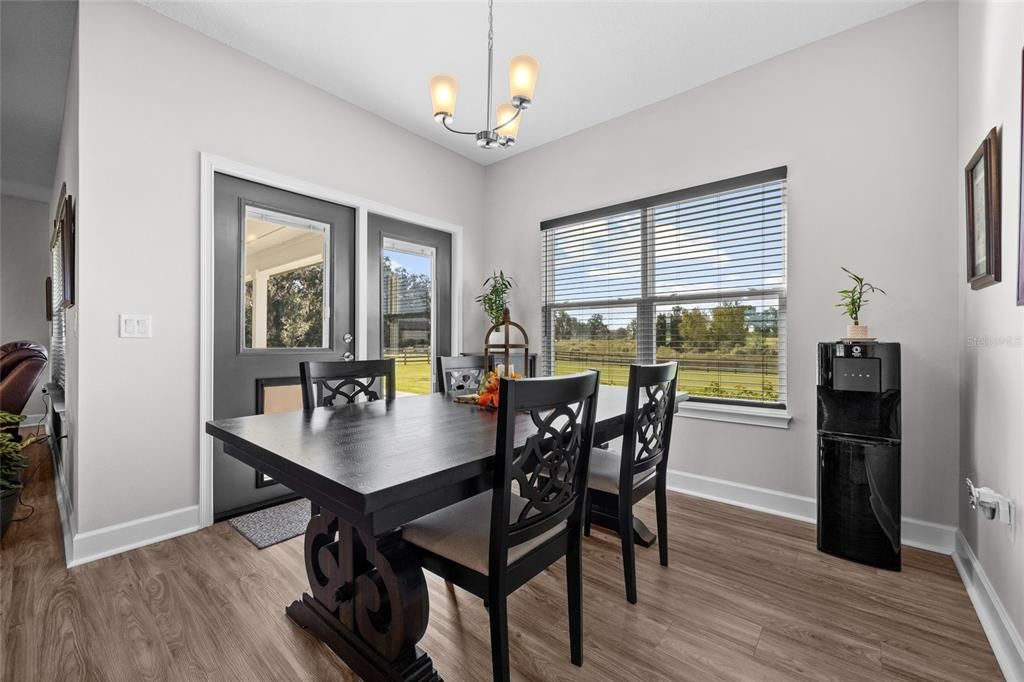 待售: $585,000 (3 贝兹, 2 浴室, 2035 平方英尺)