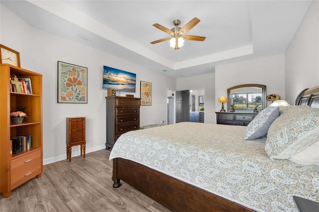 待售: $585,000 (3 贝兹, 2 浴室, 2035 平方英尺)