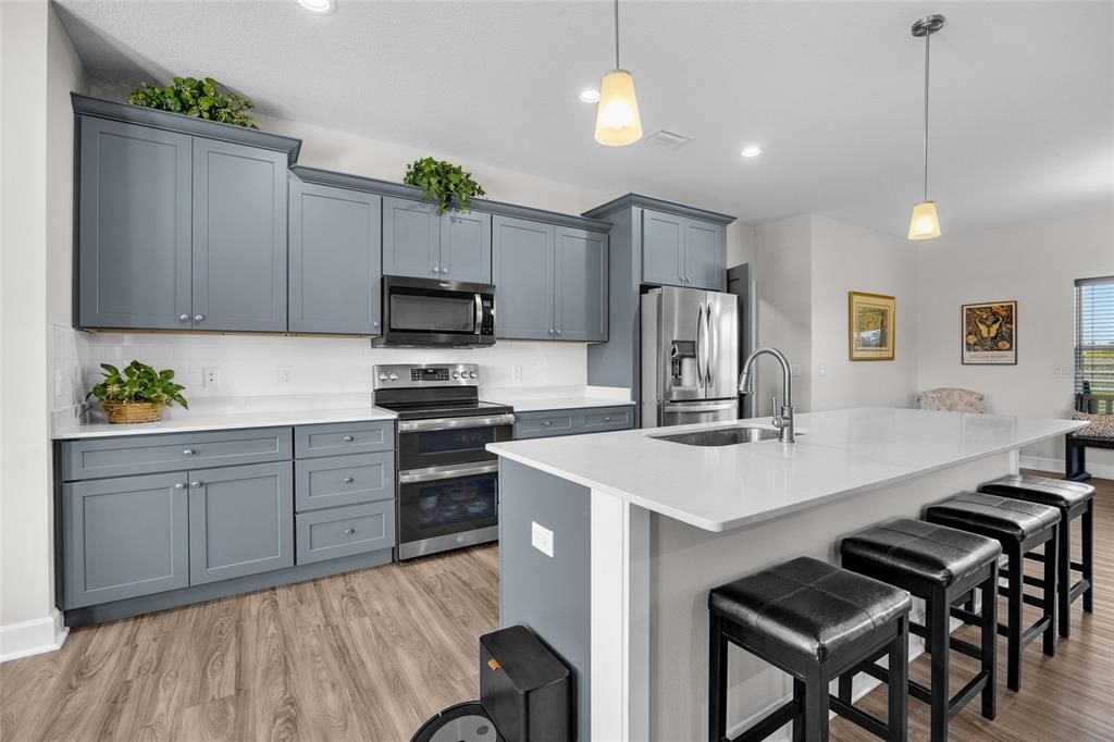 待售: $585,000 (3 贝兹, 2 浴室, 2035 平方英尺)