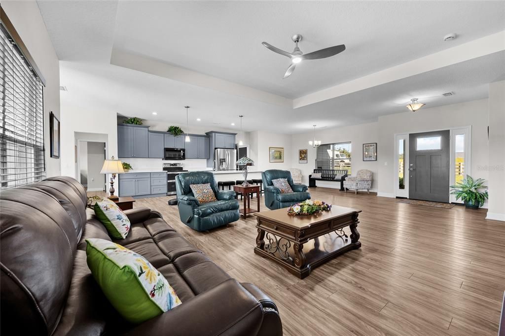 待售: $585,000 (3 贝兹, 2 浴室, 2035 平方英尺)