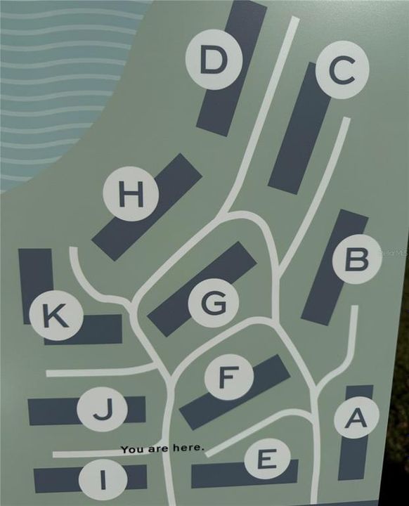 For Sale: $165,000 (2 beds, 1 baths, 816 Square Feet)