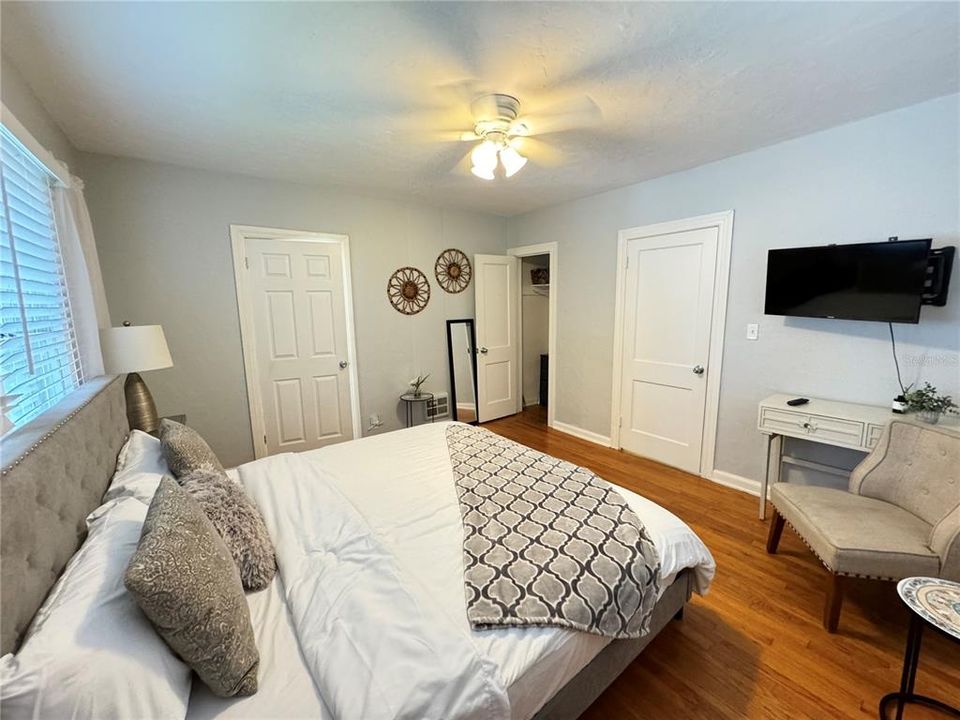 For Rent: $1,650 (1 beds, 1 baths, 892 Square Feet)