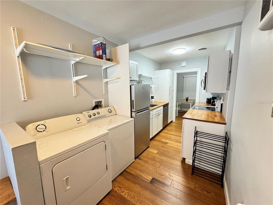 For Rent: $1,650 (1 beds, 1 baths, 892 Square Feet)