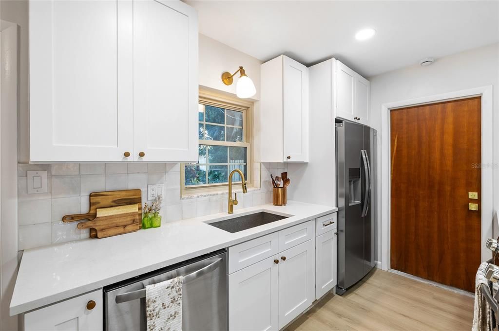 En Venta: $395,000 (3 camas, 2 baños, 1230 Pies cuadrados)