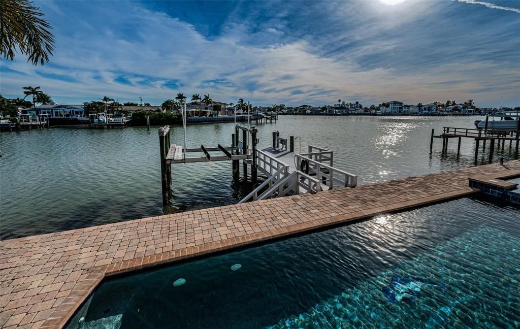 En Venta: $2,495,000 (4 camas, 3 baños, 3432 Pies cuadrados)