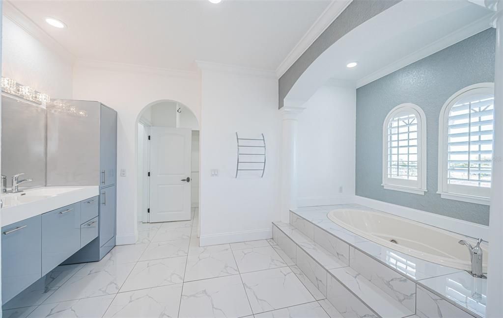 En Venta: $2,495,000 (4 camas, 3 baños, 3432 Pies cuadrados)