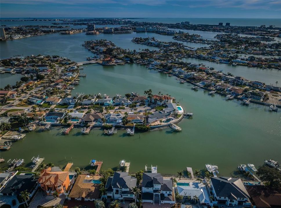 En Venta: $2,495,000 (4 camas, 3 baños, 3432 Pies cuadrados)