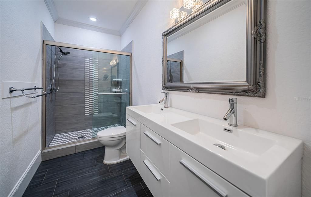 En Venta: $2,495,000 (4 camas, 3 baños, 3432 Pies cuadrados)