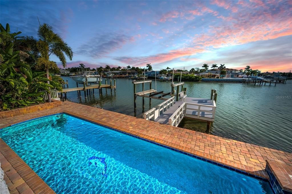 En Venta: $2,495,000 (4 camas, 3 baños, 3432 Pies cuadrados)