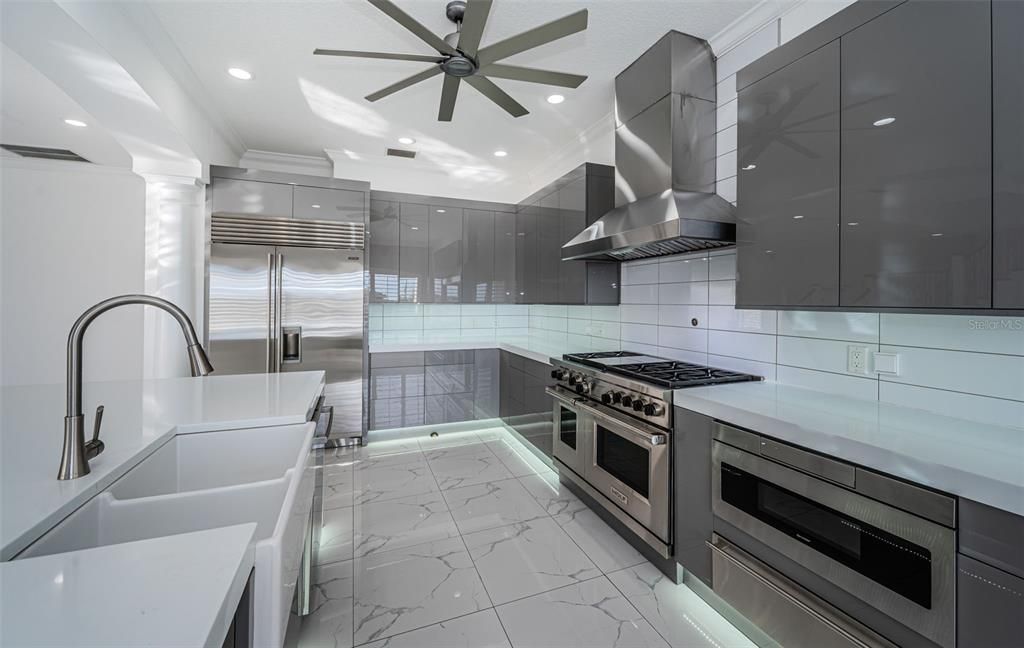 En Venta: $2,495,000 (4 camas, 3 baños, 3432 Pies cuadrados)