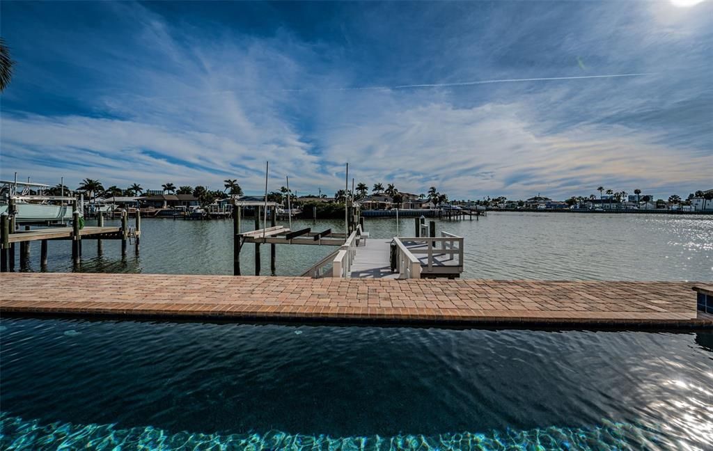 En Venta: $2,495,000 (4 camas, 3 baños, 3432 Pies cuadrados)