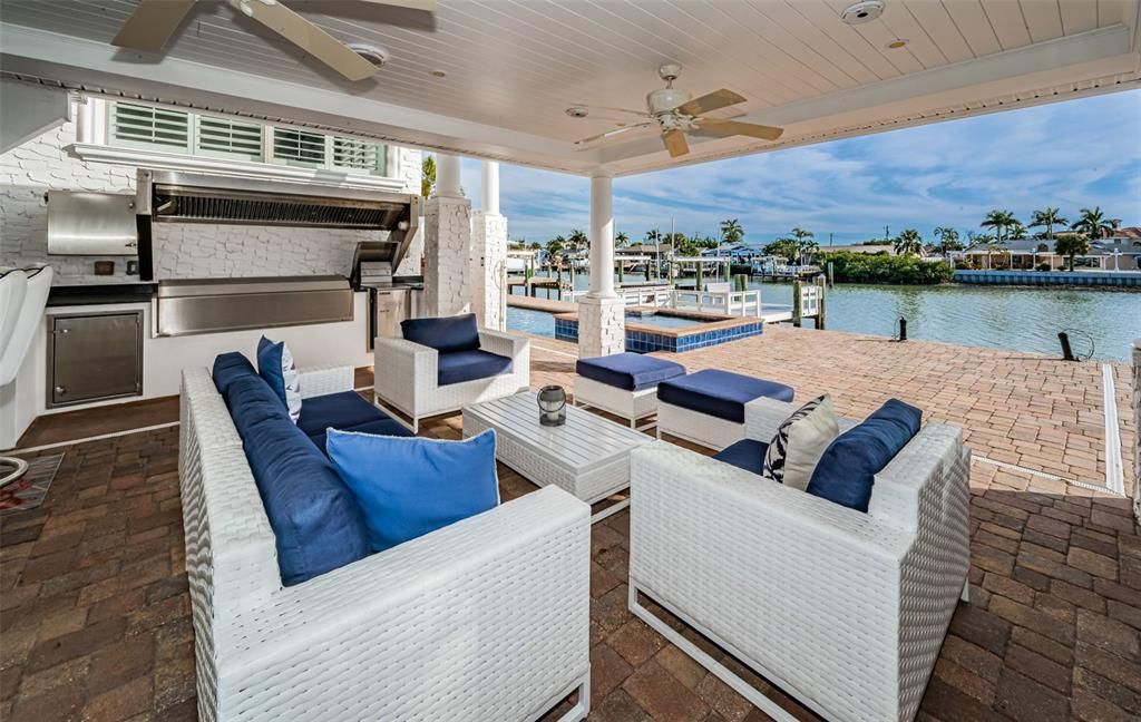 En Venta: $2,495,000 (4 camas, 3 baños, 3432 Pies cuadrados)