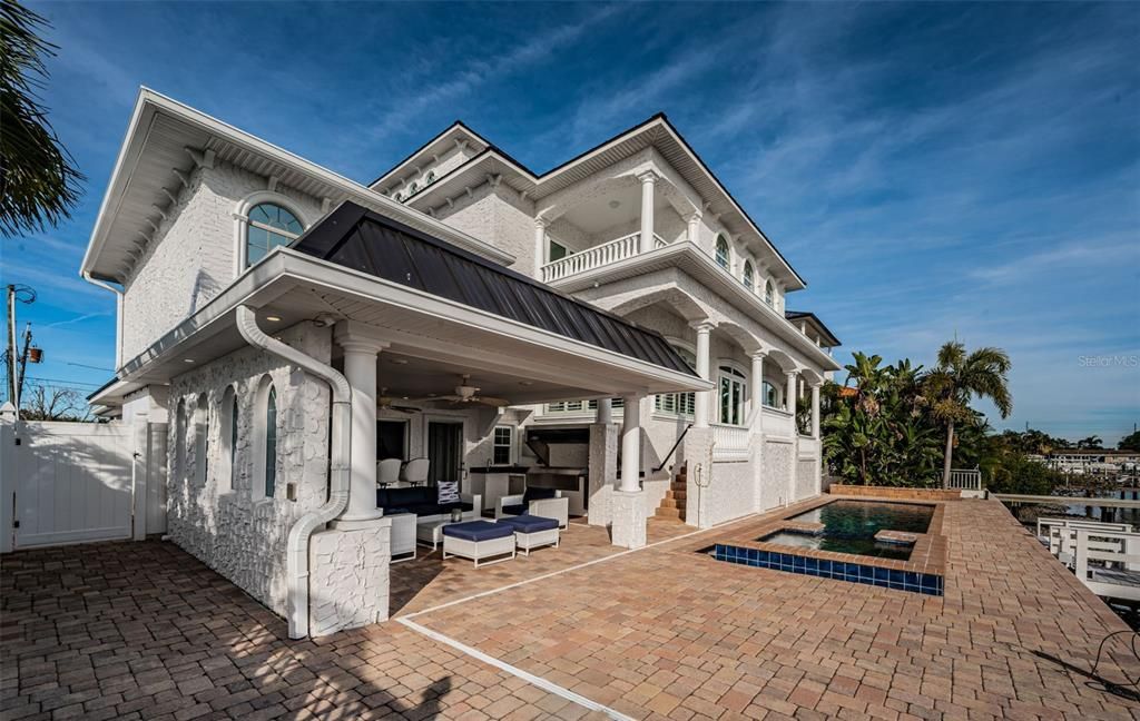 En Venta: $2,495,000 (4 camas, 3 baños, 3432 Pies cuadrados)