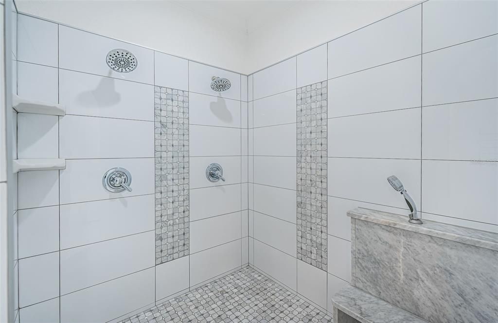 En Venta: $2,495,000 (4 camas, 3 baños, 3432 Pies cuadrados)