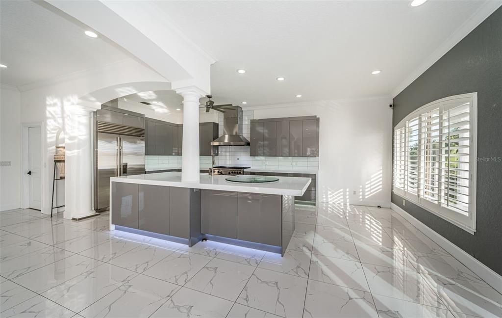 En Venta: $2,495,000 (4 camas, 3 baños, 3432 Pies cuadrados)