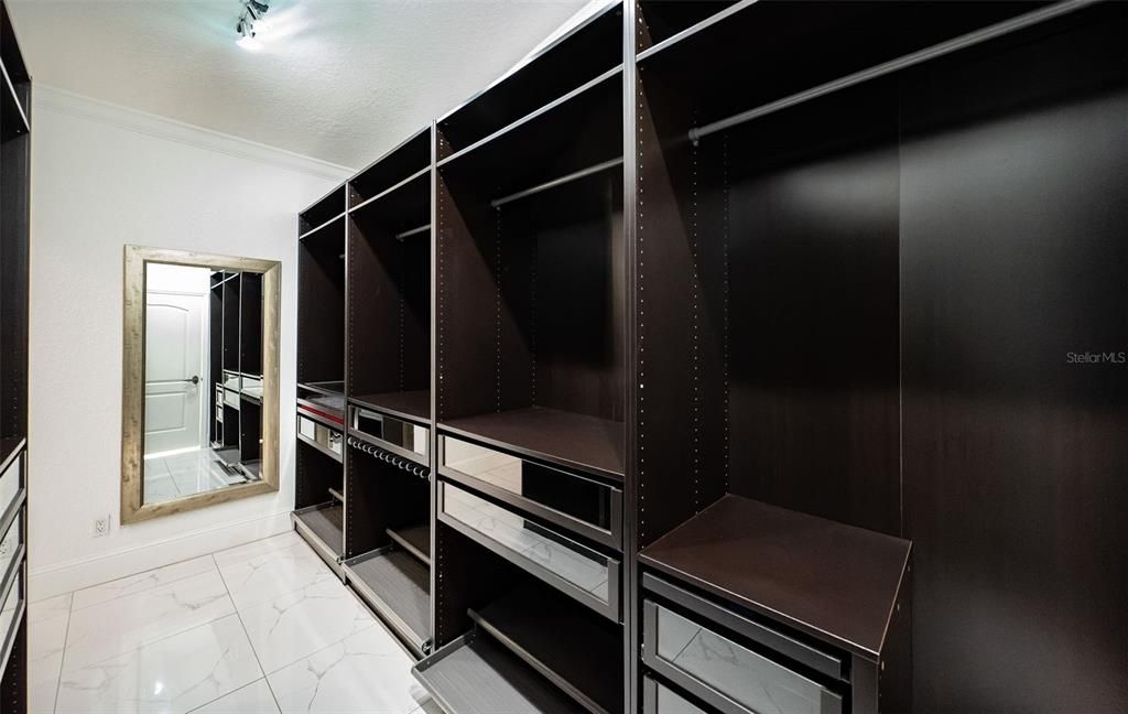 En Venta: $2,495,000 (4 camas, 3 baños, 3432 Pies cuadrados)