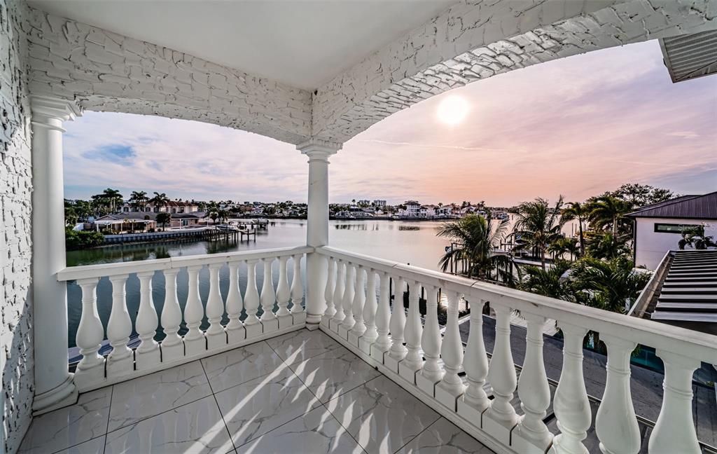 En Venta: $2,495,000 (4 camas, 3 baños, 3432 Pies cuadrados)