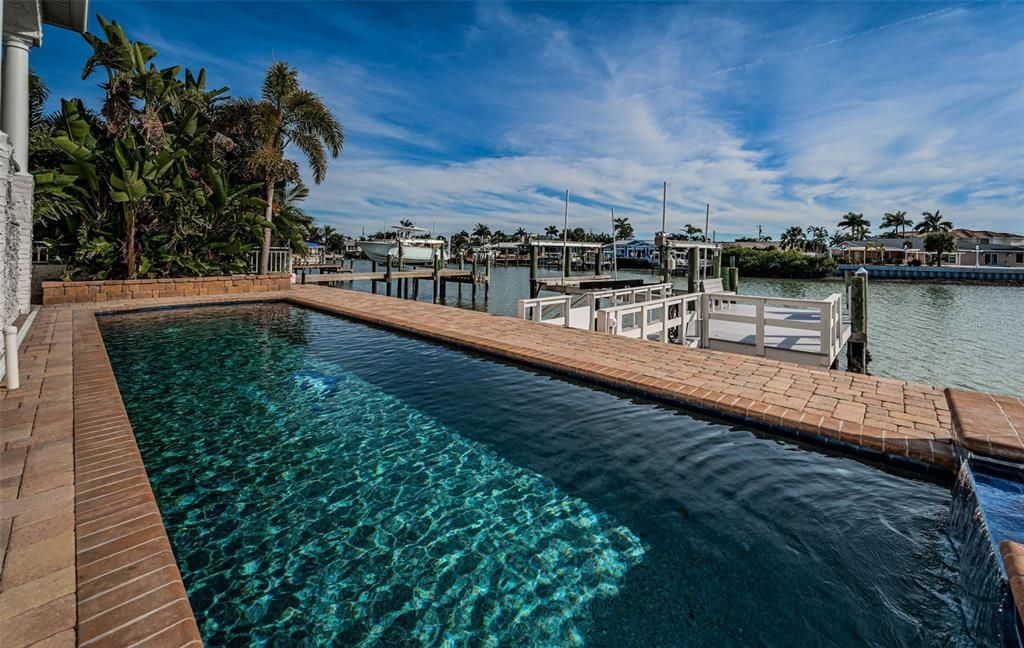 En Venta: $2,495,000 (4 camas, 3 baños, 3432 Pies cuadrados)