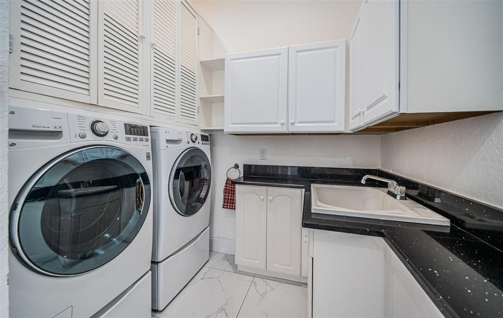 En Venta: $2,495,000 (4 camas, 3 baños, 3432 Pies cuadrados)