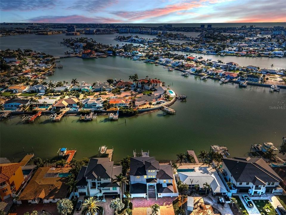 En Venta: $2,495,000 (4 camas, 3 baños, 3432 Pies cuadrados)