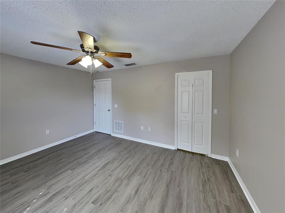 出租: $1,729 (3 贝兹, 2 浴室, 1204 平方英尺)