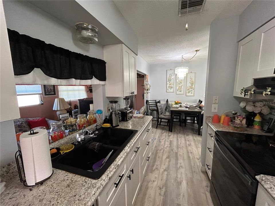 Activo con contrato: $200,000 (2 camas, 2 baños, 1229 Pies cuadrados)