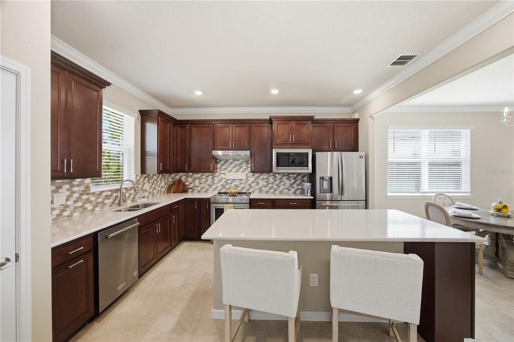 待售: $342,000 (2 贝兹, 2 浴室, 1616 平方英尺)