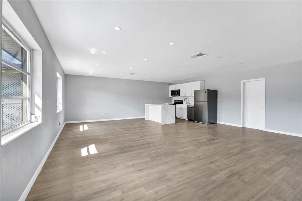 For Sale: $269,000 (3 beds, 2 baths, 1622 Square Feet)
