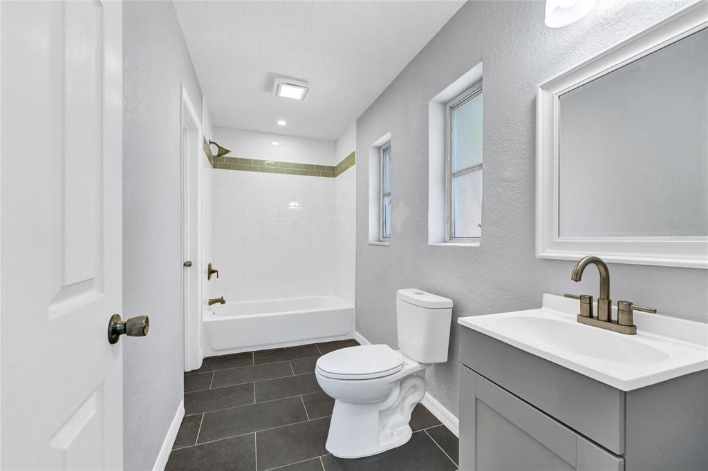 For Sale: $269,000 (3 beds, 2 baths, 1622 Square Feet)