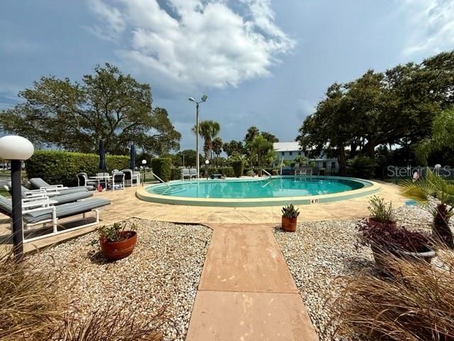 For Rent: $1,800 (2 beds, 2 baths, 1095 Square Feet)