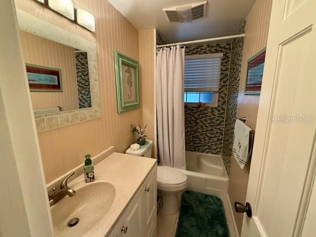 For Rent: $1,800 (2 beds, 2 baths, 1095 Square Feet)