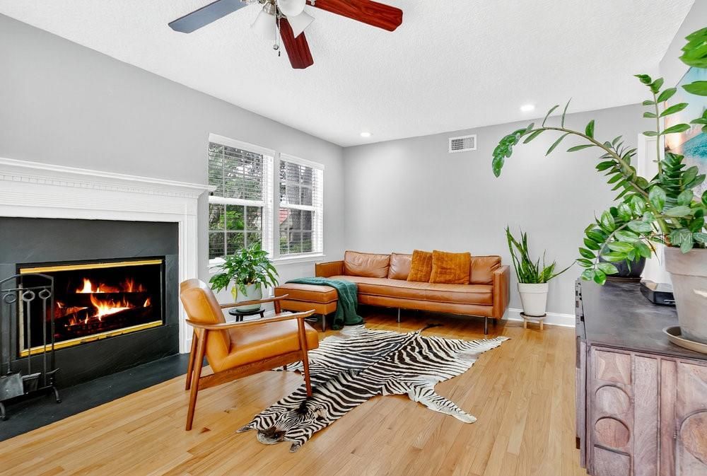 Activo con contrato: $468,000 (3 camas, 2 baños, 1402 Pies cuadrados)