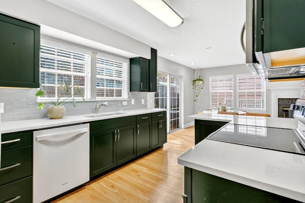 Activo con contrato: $468,000 (3 camas, 2 baños, 1402 Pies cuadrados)