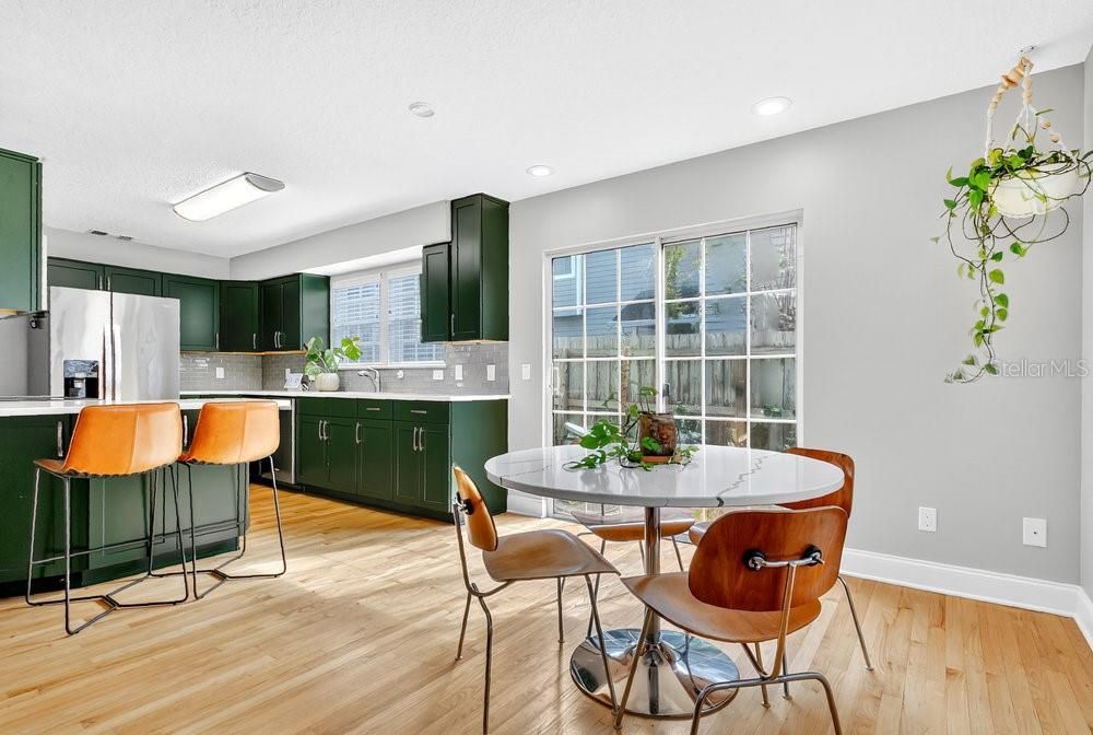 Activo con contrato: $468,000 (3 camas, 2 baños, 1402 Pies cuadrados)