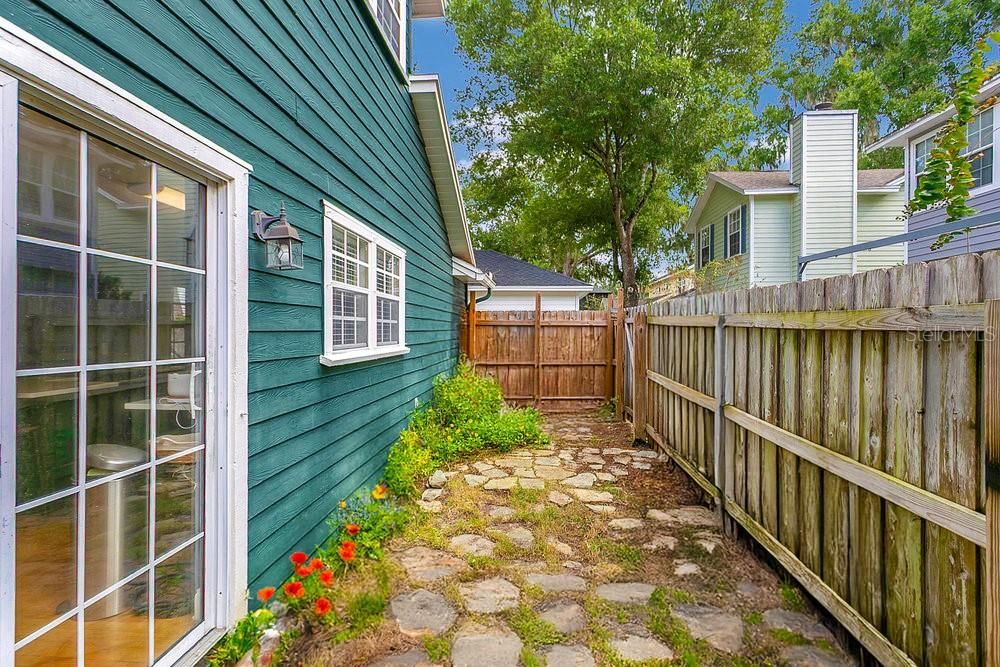 Activo con contrato: $468,000 (3 camas, 2 baños, 1402 Pies cuadrados)