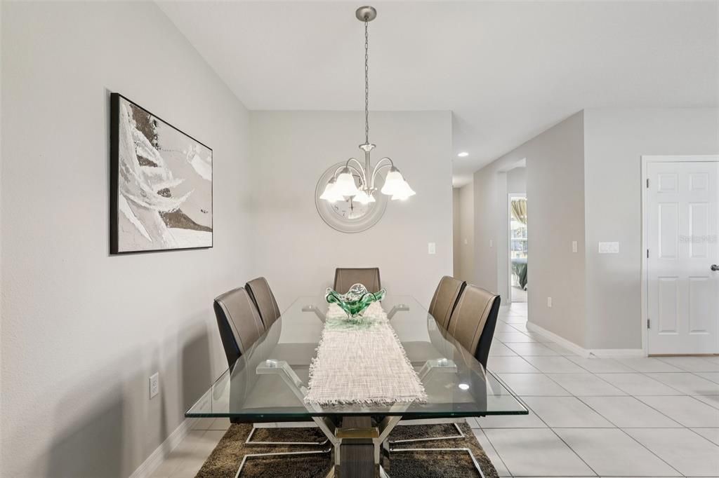 待售: $440,000 (4 贝兹, 3 浴室, 2098 平方英尺)