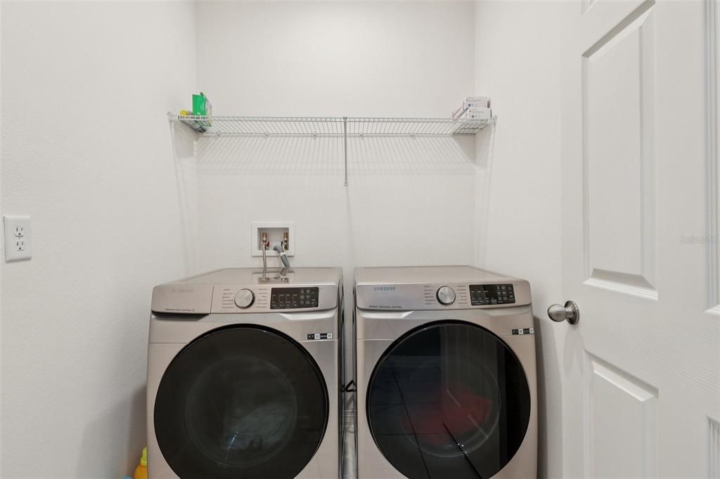 待售: $440,000 (4 贝兹, 3 浴室, 2098 平方英尺)