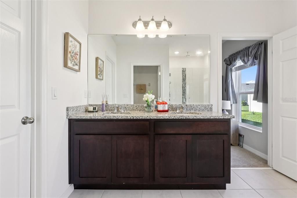 待售: $440,000 (4 贝兹, 3 浴室, 2098 平方英尺)